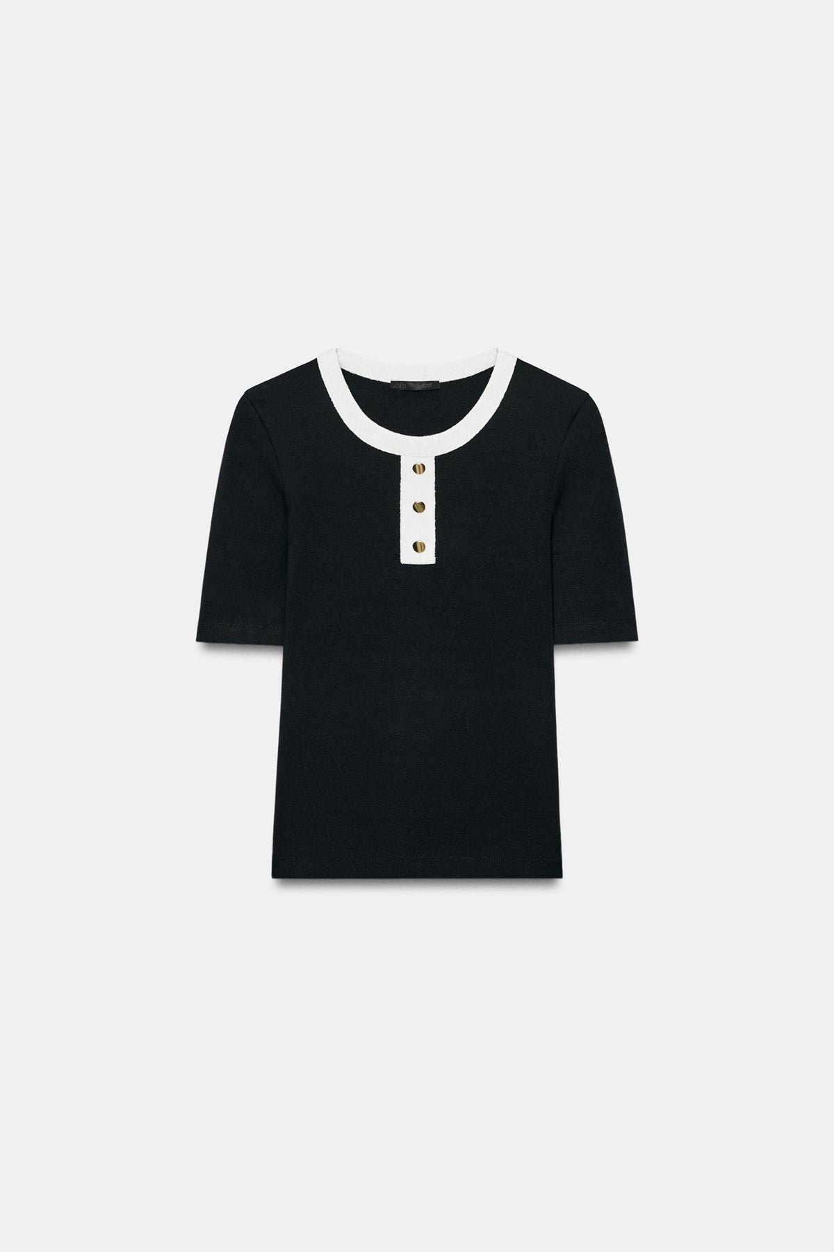 #121315, Noir
